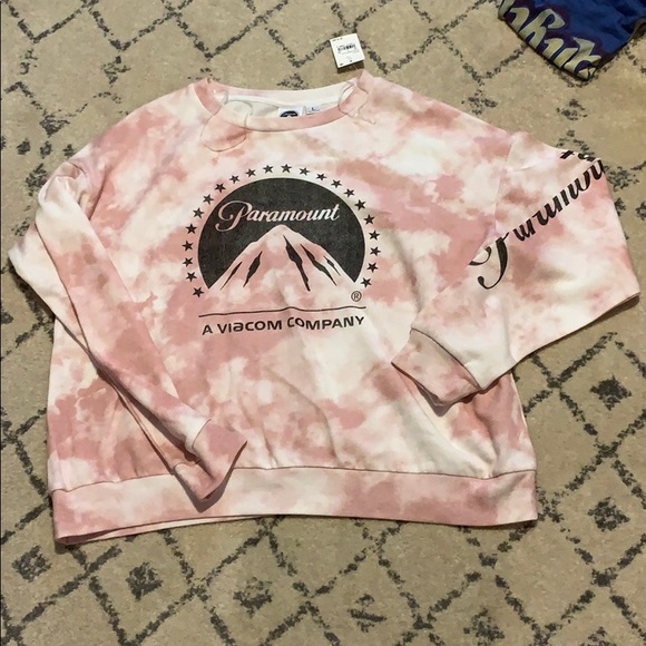 Tops - NWT Paramount Sweatshirt